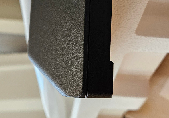 Raised lip