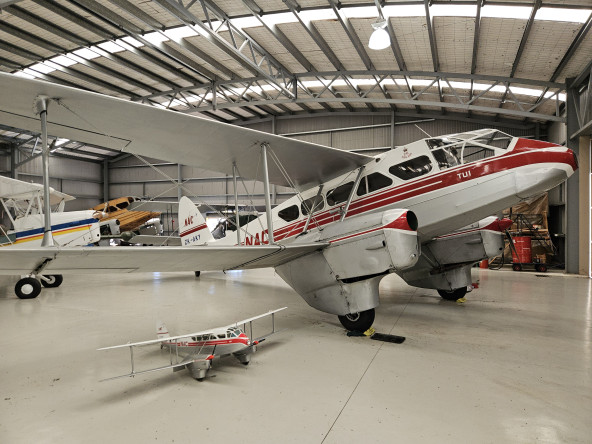 de Havilland biplane